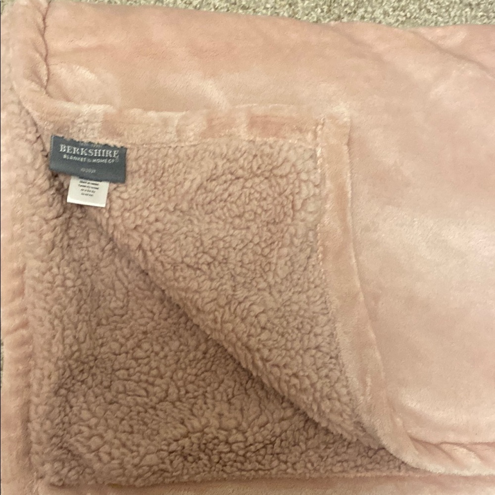 Berkshire Home Bedding Plush Blanket - Pink